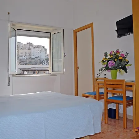 La Sirenella Hotell 3*