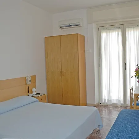La Sirenella Hotell 3*