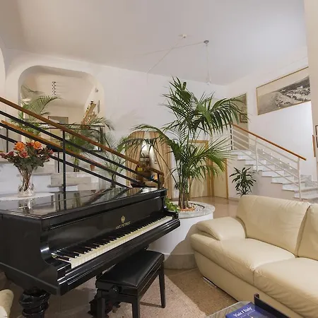 ホテル La Sirenella