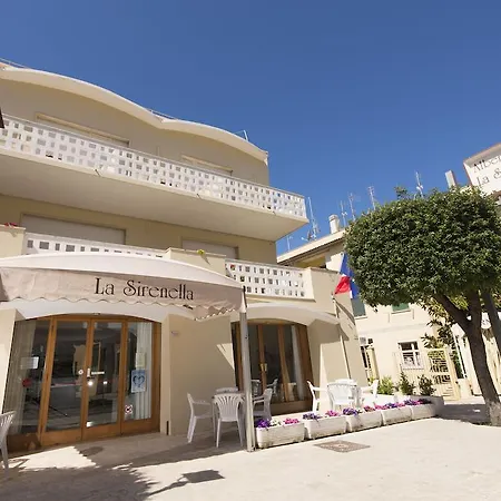 Hotell La Sirenella 3*